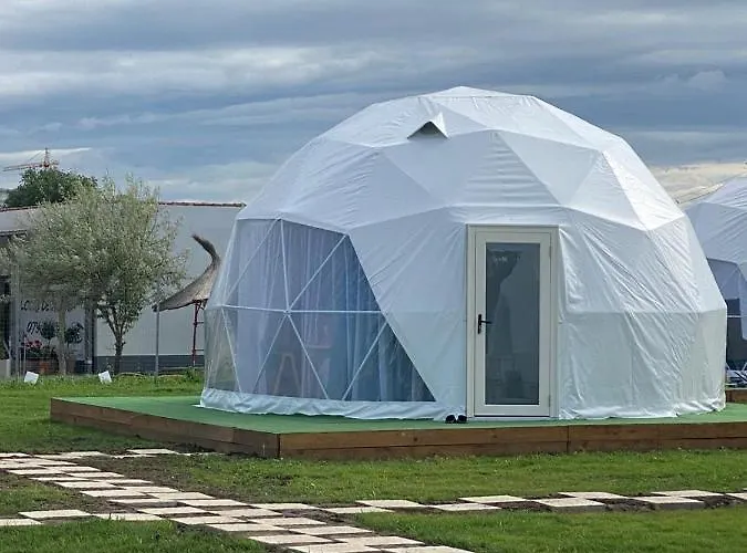 Glamping By The Sea Navodari