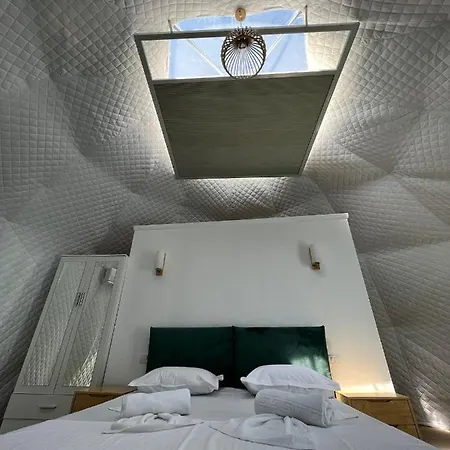 Resort Glamping By The Sea *